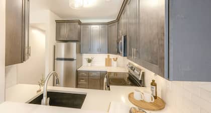 Prestige Suite – New Construction Beauty!Pets too!