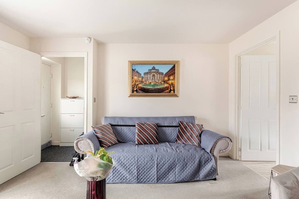 TV - Liverpool dream Stay: modern 3- Bed townhouse , just 200m from Anfield stadium. (Liverpool)