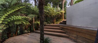 Entire House: Spacious 285m2