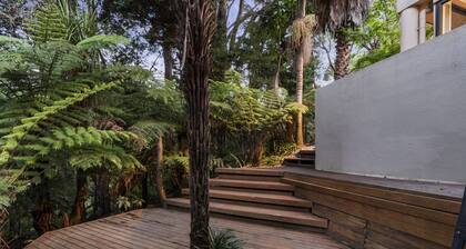 Entire House: Spacious 285m2