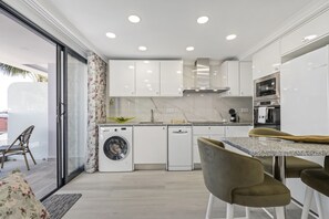 Refrigerador, microondas, horno y lavavajillas 