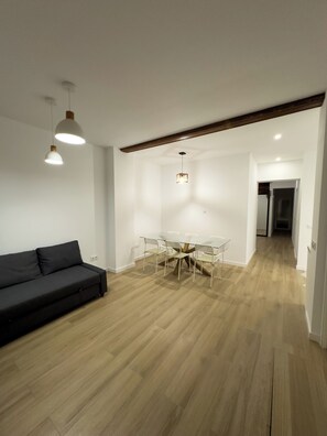 Interior - Cozy, modern apartment, close to the Sea (València)