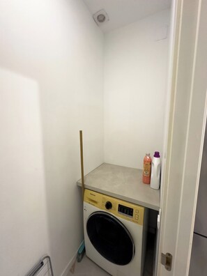 Interior - Cozy, modern apartment, close to the Sea (València)