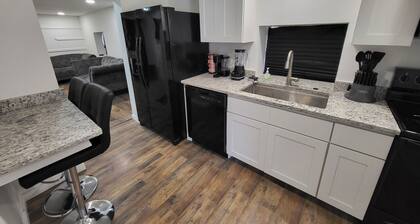 3-bedroom house in charming downtown Potosi