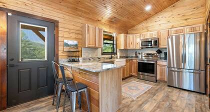 Cozy hilltop cabin in the Kiamichi Mountains