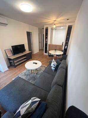 Apartment | Living area