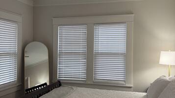 Fer et planche Ă repasser, Wi-Fi, draps fournis