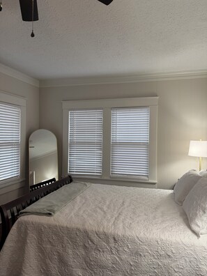 Fer et planche à repasser, Wi-Fi, literie fournie