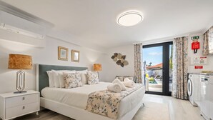 Unclassified image, 5 of 30, button - Camacho Studios - Turquoise Room by Homie (Funchal)