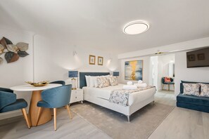 House - Camacho Studios - Blue Room by Homie (Funchal)