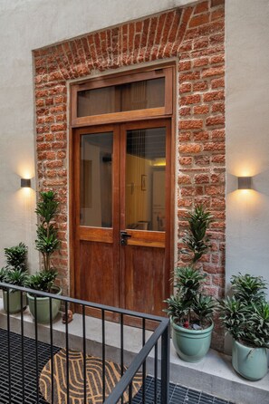 Exterior detail - A hidden pearl in the middle of the city (Ciudad de México)