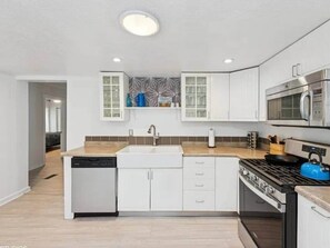 Luokittelematon kuva, 5 kautta 18, painike