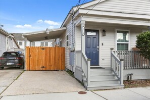 Exterior detail - JazzFest Central! Spotless3BR|Driveway|Outdoor (New Orleans)