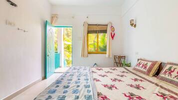 Deluxe Double Room, Balcony | Iron/ironing board, free WiFi