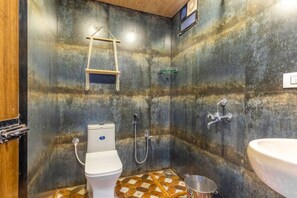 Deluxe Double Room, Balcony | Bathroom | Shower, free toiletries, towels, soap - Zennis Earth Stays (Mandrem)