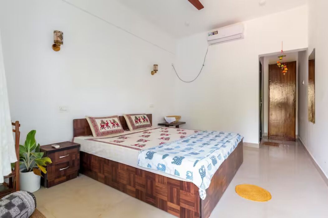 Deluxe Double Room, Balcony | Iron/ironing board, free WiFi