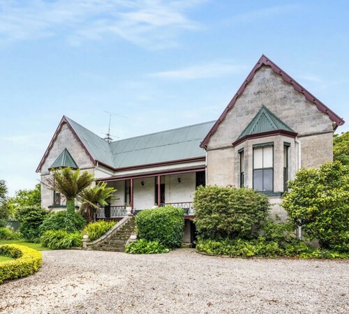 Heritage Accommodation Near The Heart of Mt Gambier