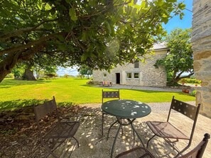 Outdoor dining - PETIT BONNEVIGNE - LYS (LYS)