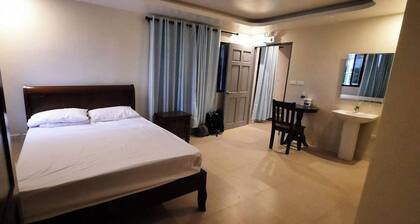 Breezy 18-Room Bed and Breakfast Perfect for Family Celebrations, Conferences