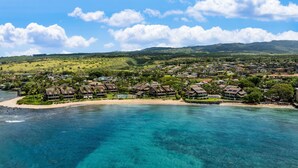 Beach - Spacious Oceanfront Condo in West Maui - Kahana Village 4 (Lahaina)