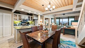 Dining - Spacious Oceanfront Condo in West Maui - Kahana Village 4 (Lahaina)