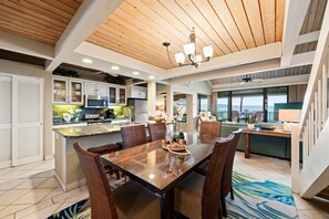 Dining - Kahana Village 4 Spacious Oceanfront Condo in West Maui (Lahaina)
