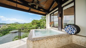 Outdoor spa tub - Two Bedroom Famaily  Villa in Tulemar-Ocean-view  Oasis in Manuel Antonio for up to 9 guests. (Manuel Antonio)