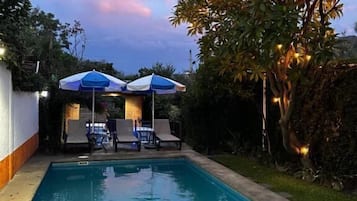 Kolam renang terbuka