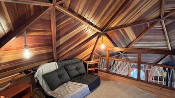 Coin salon dans le hall