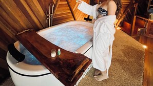 Luxury Room, Mountain View | Private spa tub - Domo Malacara View (Praia Grande)