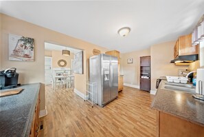 Private kitchen - Spacious, 2-Bedroom Unit with Laundry, Ashland KY-Near UK/KDMC Hospital! (Ashland)