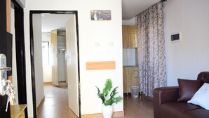 Living area - Casa de la 2-bedroom townhome in charming Lilongwe neighborhood (Lilongwe)