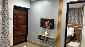 2 slaapkamers, een strijkplank/strijkijzer, gratis wifi, beddengoed