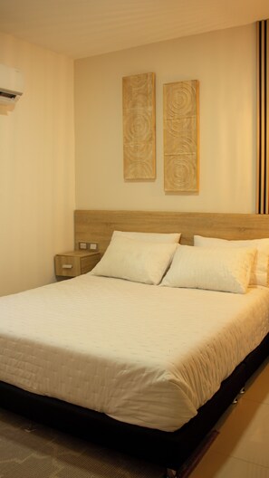 WiFi, bed sheets