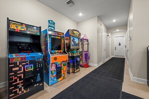 Children’s area - Group Friendly Home, sleeps 14. Close to Disney Parks & Major Attractions (Kissimmee)
