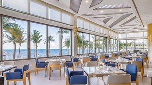 Dining -  4-Bedroom Penthouse Loft.  Private Rooftop Jacuzzi, Dual Terraces, Ocean Views (Q.R.)