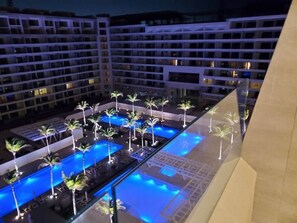 Terrace/patio -  4-Bedroom Penthouse Loft.  Private Rooftop Jacuzzi, Dual Terraces, Ocean Views (Q.R.)