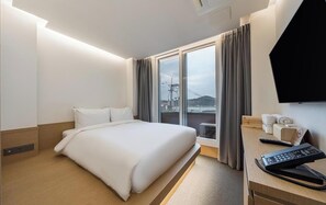 Small Ocean View | Blackout curtains, free WiFi, bed sheets - BLUEFROG HOTEL (Incheon)
