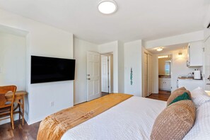 2 Schlafzimmer, Schreibtisch, Bügeleisen/Bügelbrett, WLAN