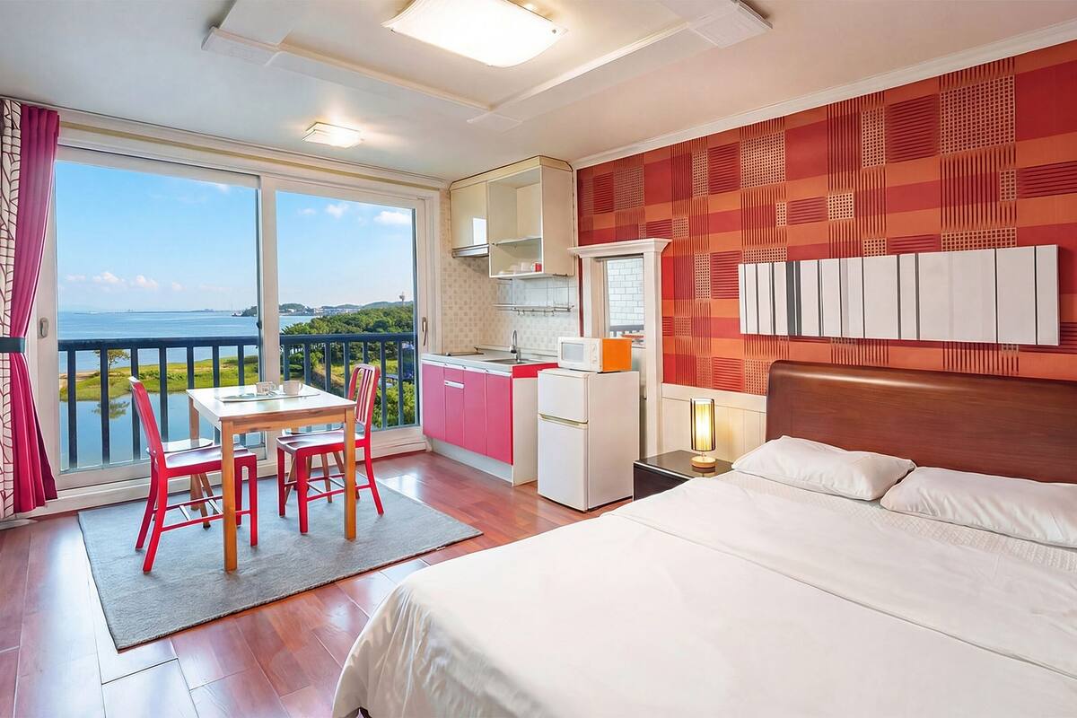 Basic Room, 1 Bedroom (N303 (Ocean View / Private BBQ)) | 1 bedroom, WiFi (free)
