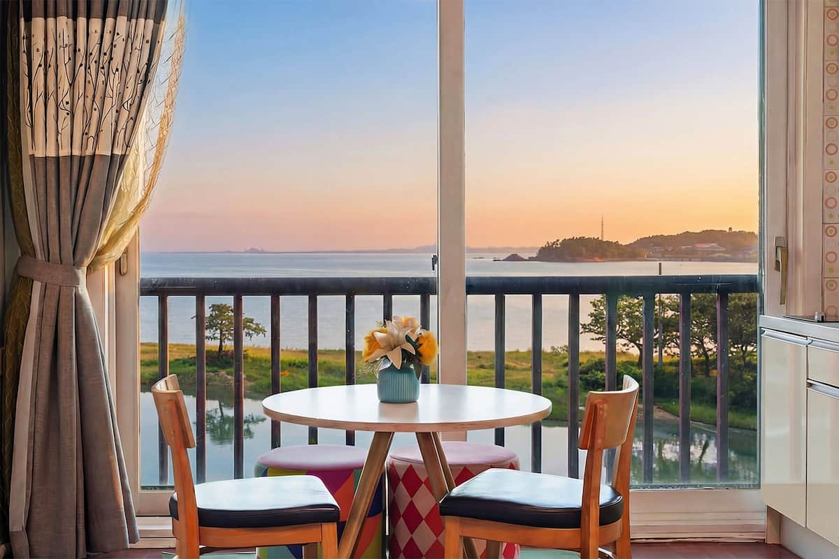 Basic Room, 1 Bedroom (N405 (Ocean View / Private BBQ)) | 1 bedroom, WiFi (free)