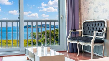 Basic Room, 1 Bedroom (N304 (Ocean View / Private BBQ)) | 1 bedroom, free WiFi