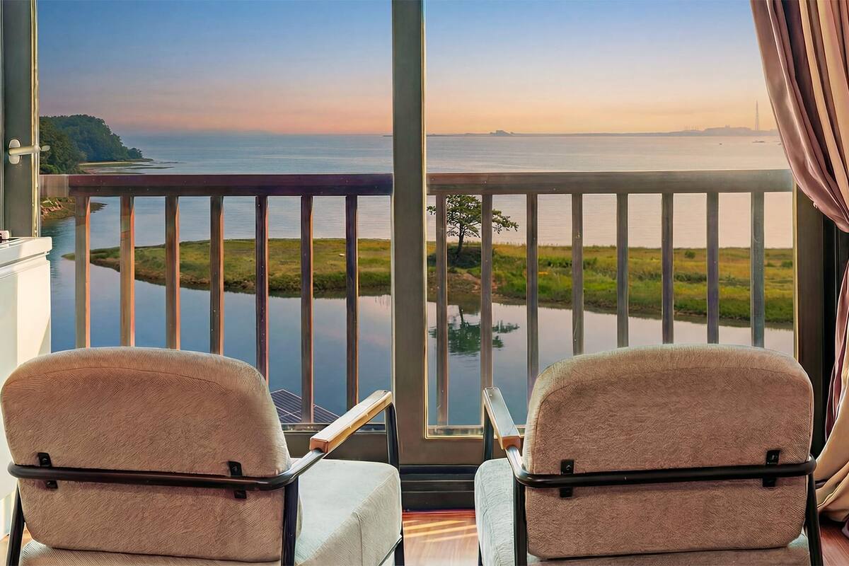 Basic Room, 1 Bedroom (N306 (Ocean View / Private BBQ)) | 1 bedroom, WiFi (free)
