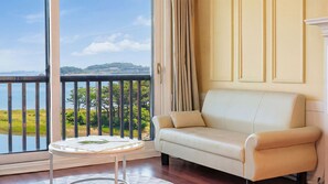 Basic Room, 1 Bedroom (N402) | 1 bedroom, free WiFi - Red Sky Daebudo (Ansan)