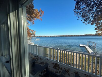 Magician Lakefront - 7 bedrooms, 4.5 baths, and a screened in porch.