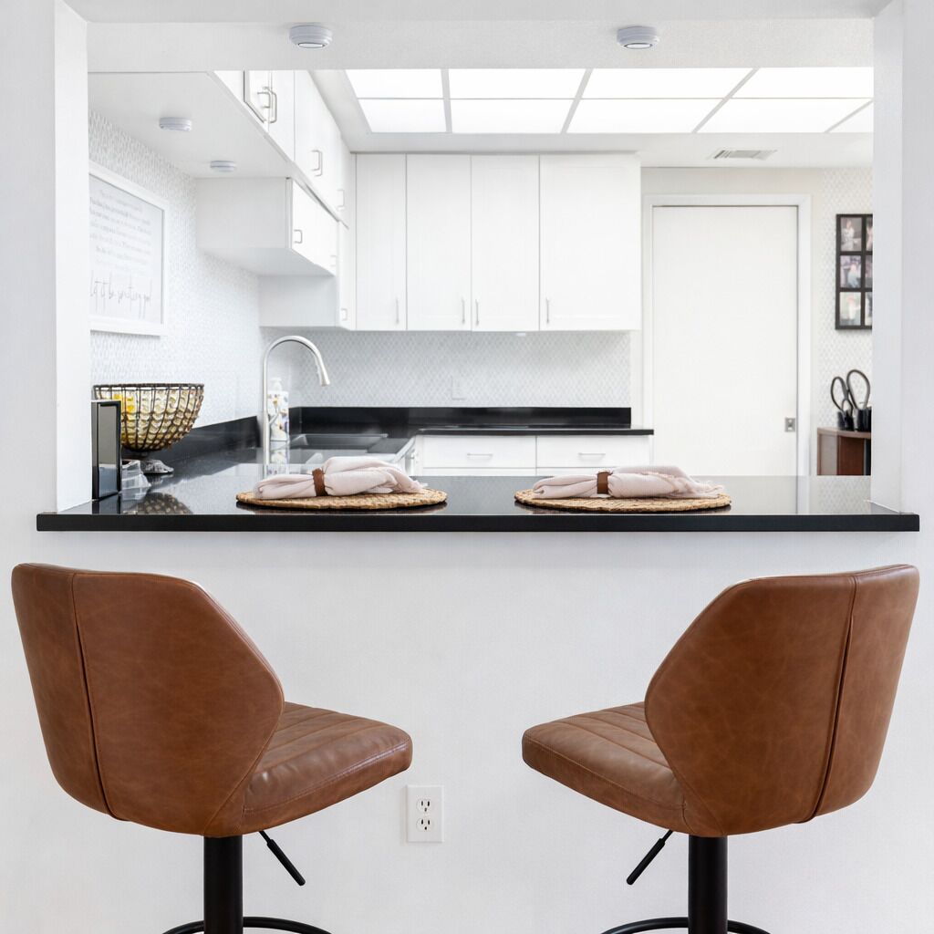 Kjøleskap, mikrobølgeovn, oppvaskmaskin og kaffetrakter/tekoker