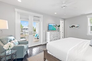 4 bedrooms, iron/ironing board, free WiFi, bed sheets - TipSea Turtle | Golf Cart, Bikes, Pond Views in NatureWalk (Santa Rosa Beach)
