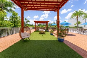 Terrace/patio - Serene Riverfront Condo/Pool, Spa, Fort Myers Downtown Access (Fort Myers)