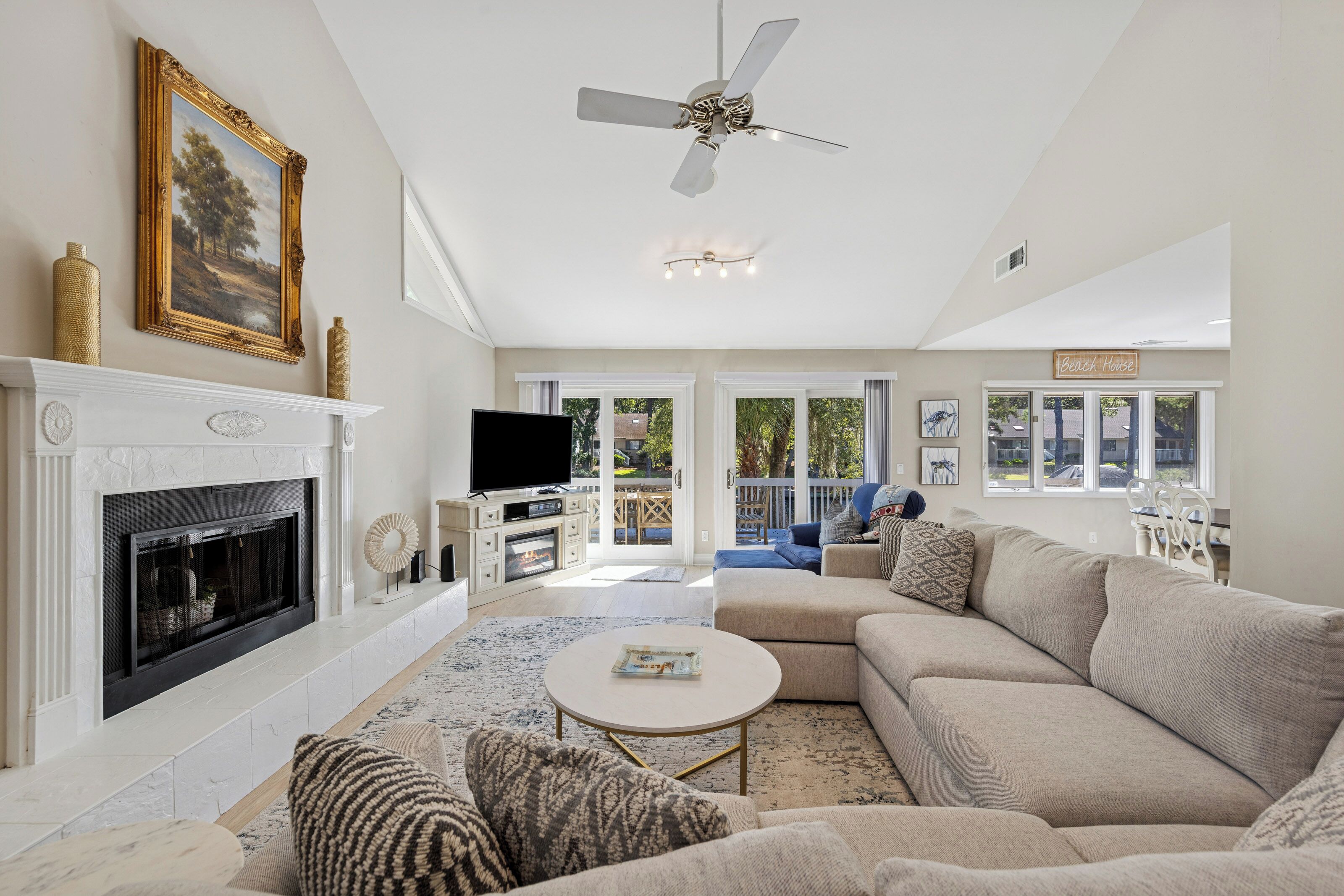 Smart-TV, peis og bordtennis