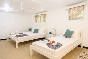 Habitación básica con 1 cama doble o 2 individuales, patio, vistas al jardín | Wifi gratis
